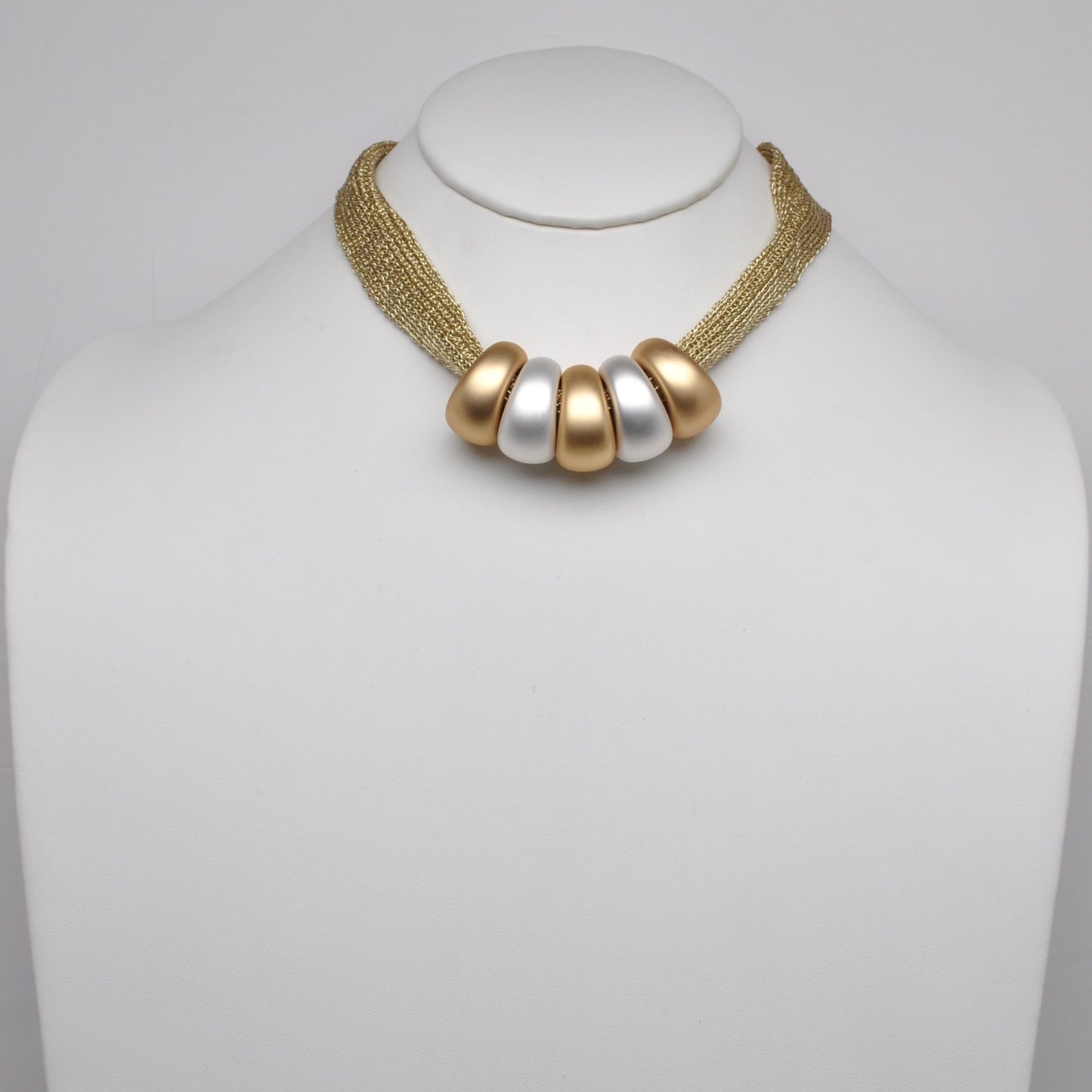 Matte Metal Rings Mesh Necklace