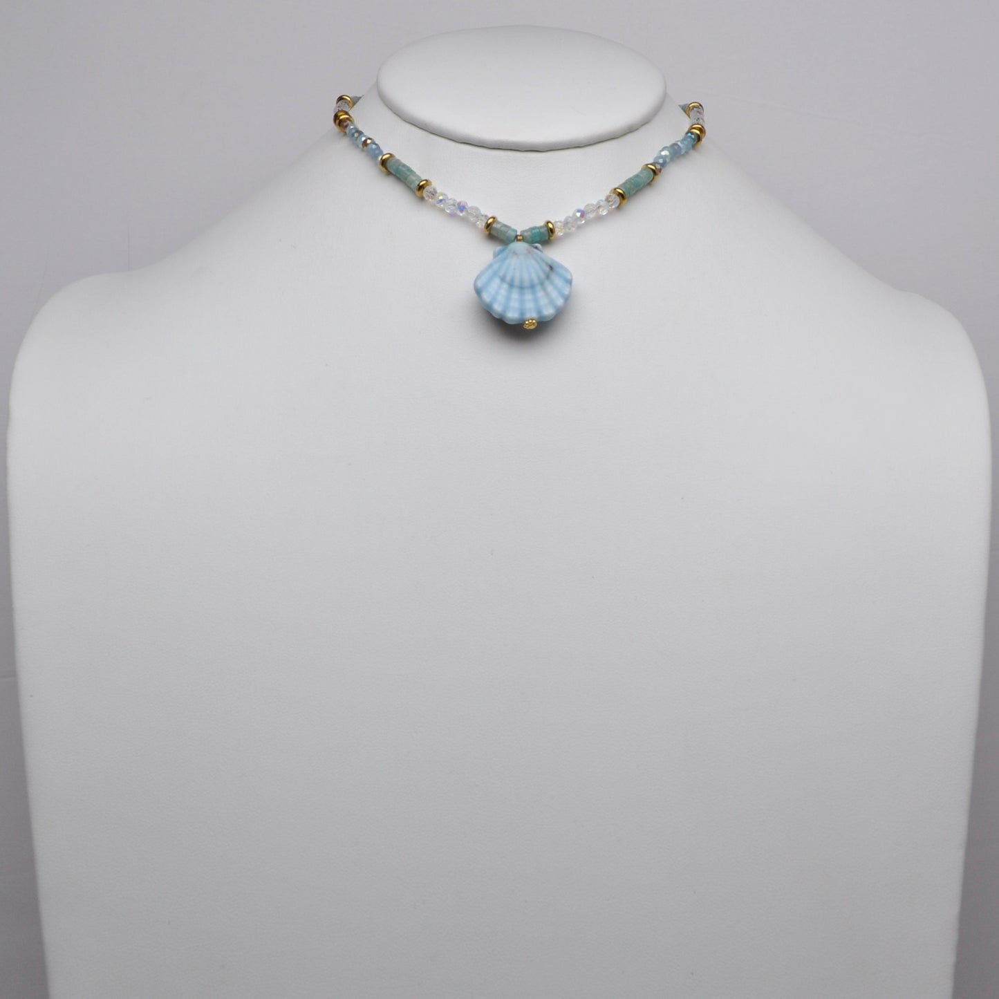 Shell Pendant Mixed Bead Choker Necklace