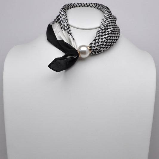 Houndstooth Pattern Pearl Magnetic Scarf