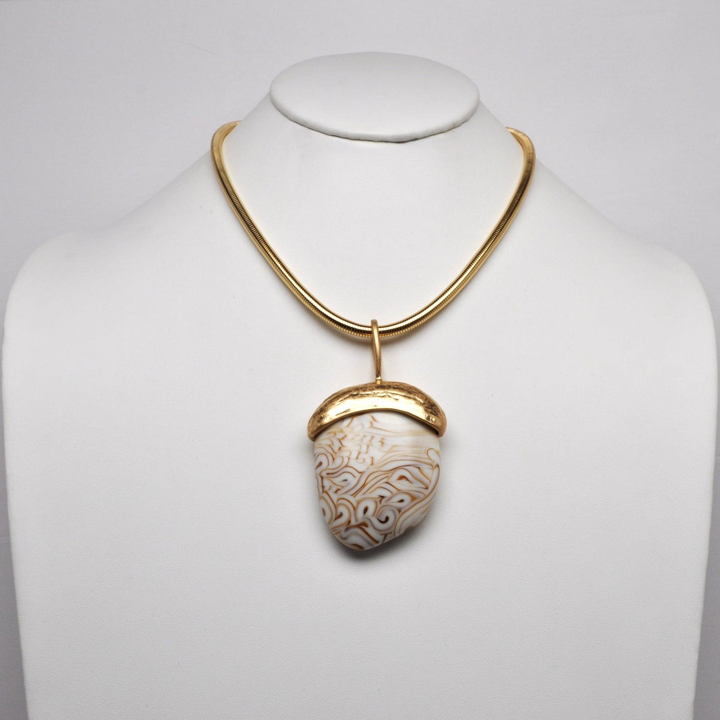 Lucite Stone Pendant Necklace