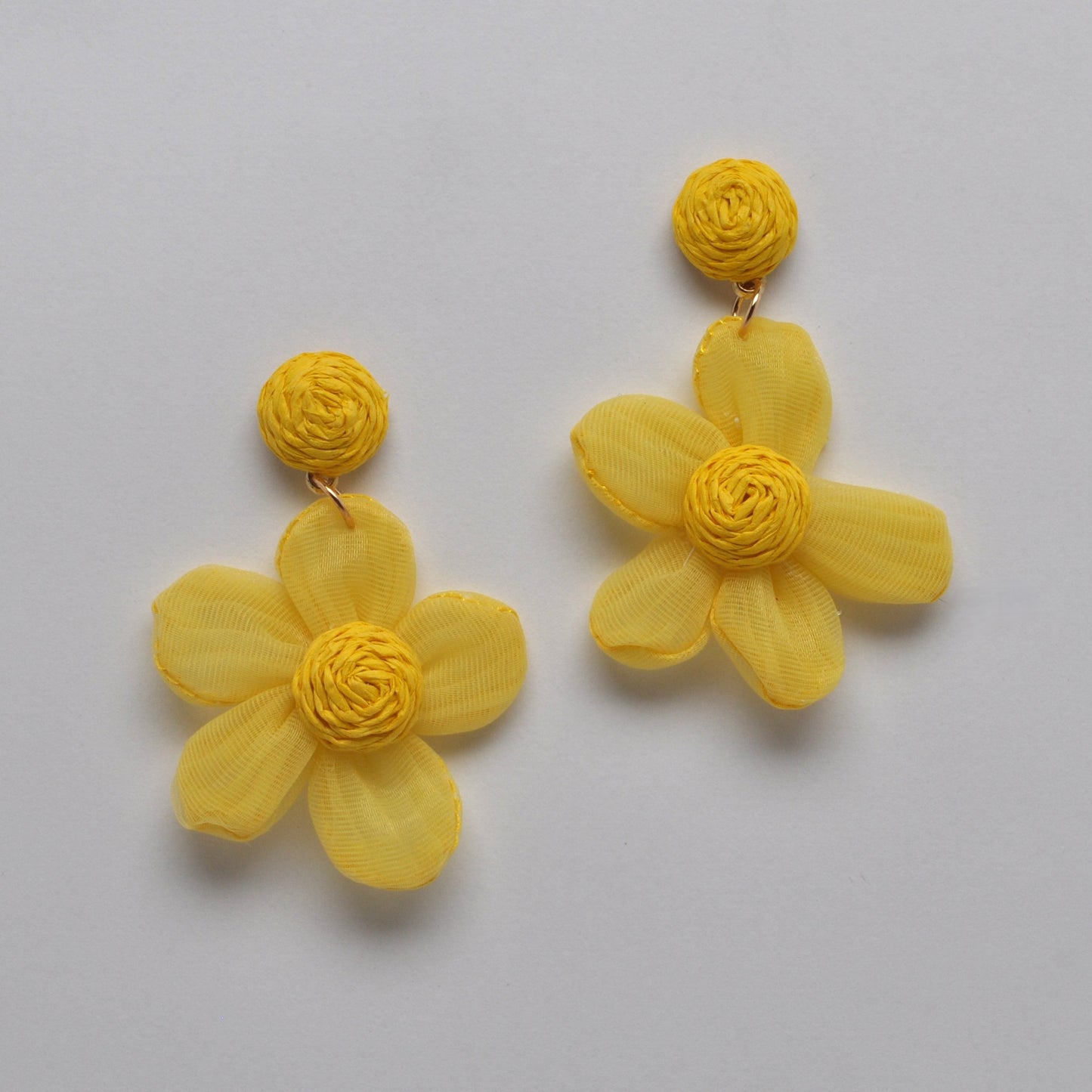 Drop Straw Flower Earrings
