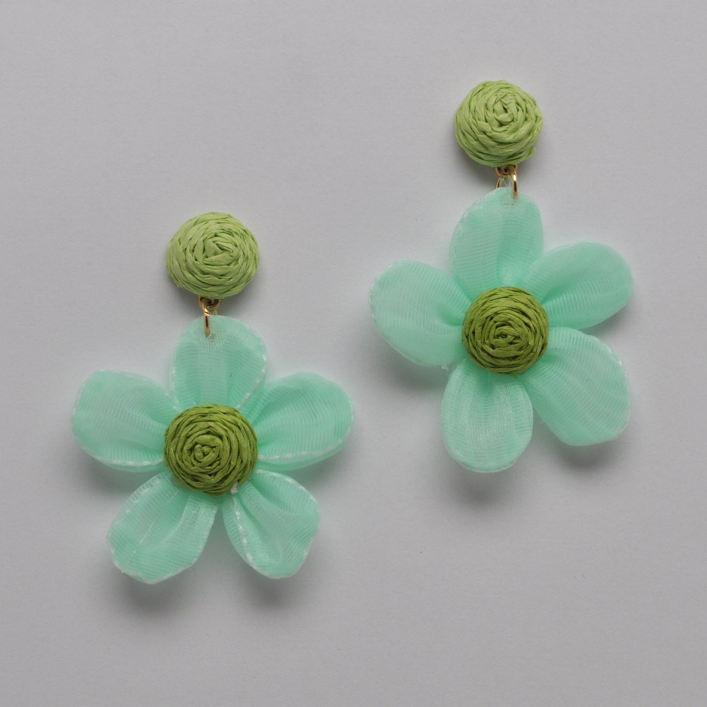 Drop Straw Flower Earrings