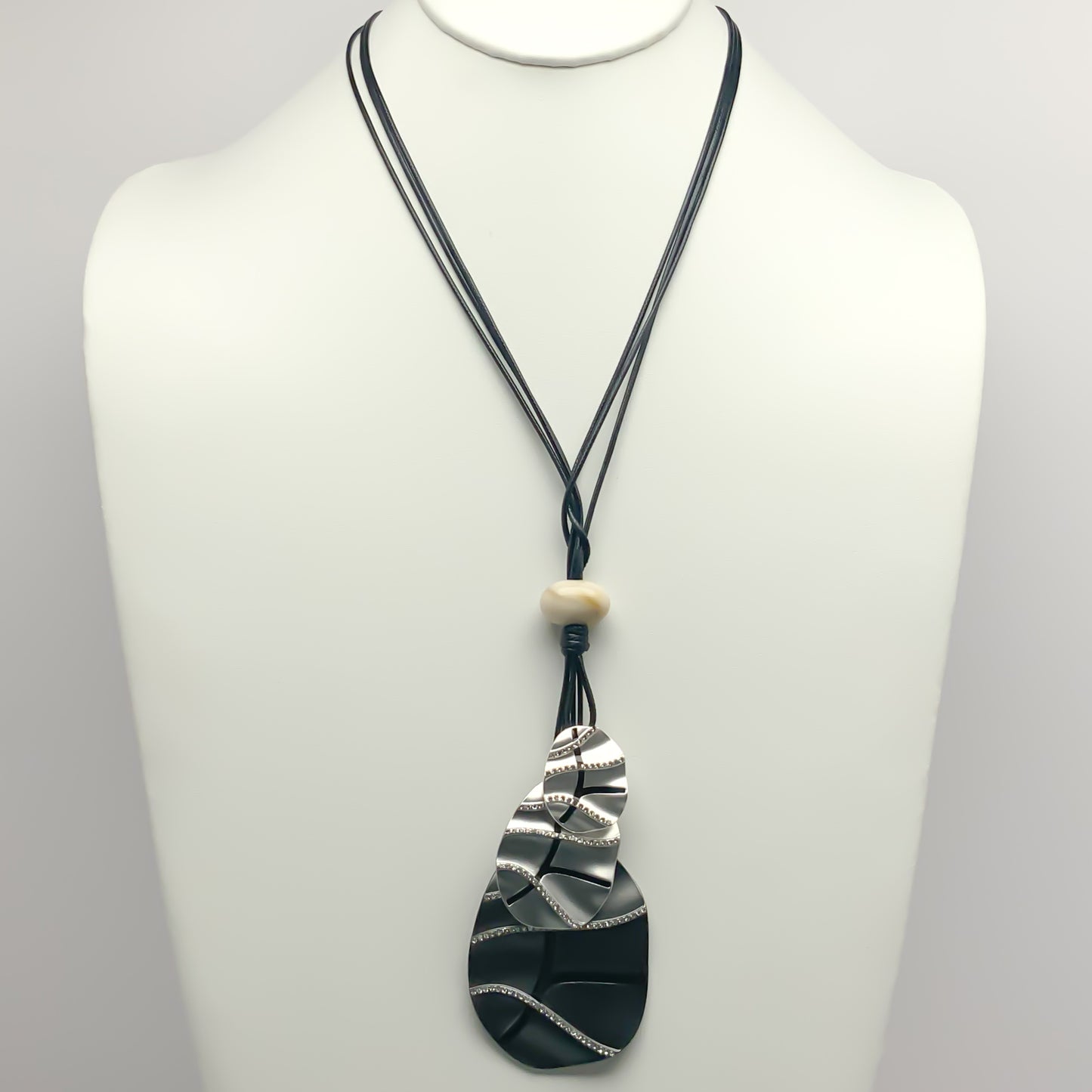 Wavy Metal Drop Necklace