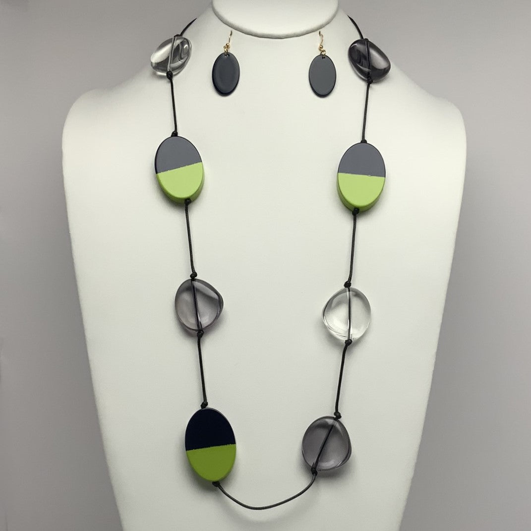 Lucite Two toned oval Drop Necklace set
