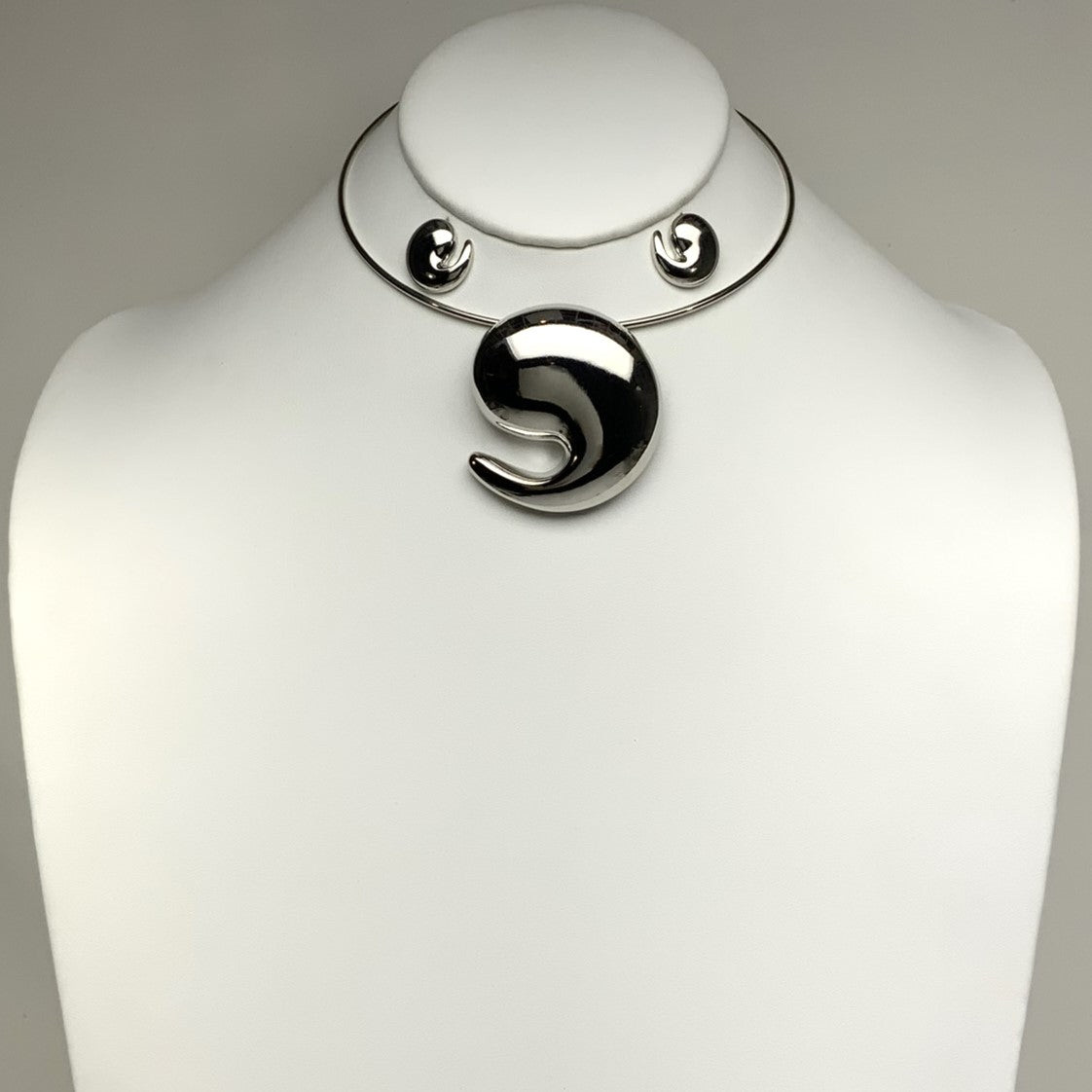 Swirl Choker Set
