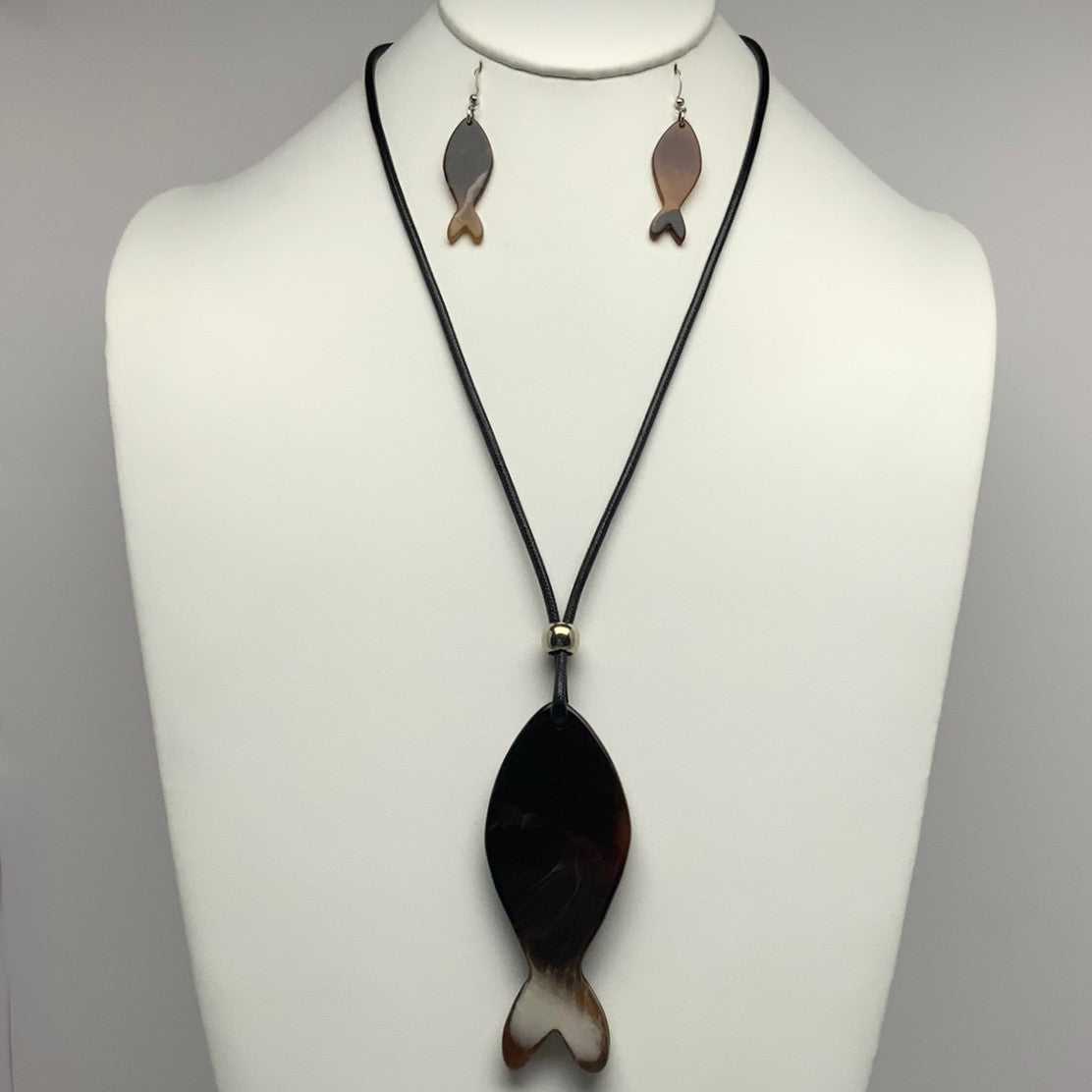 Lucite Fish Necklace Set