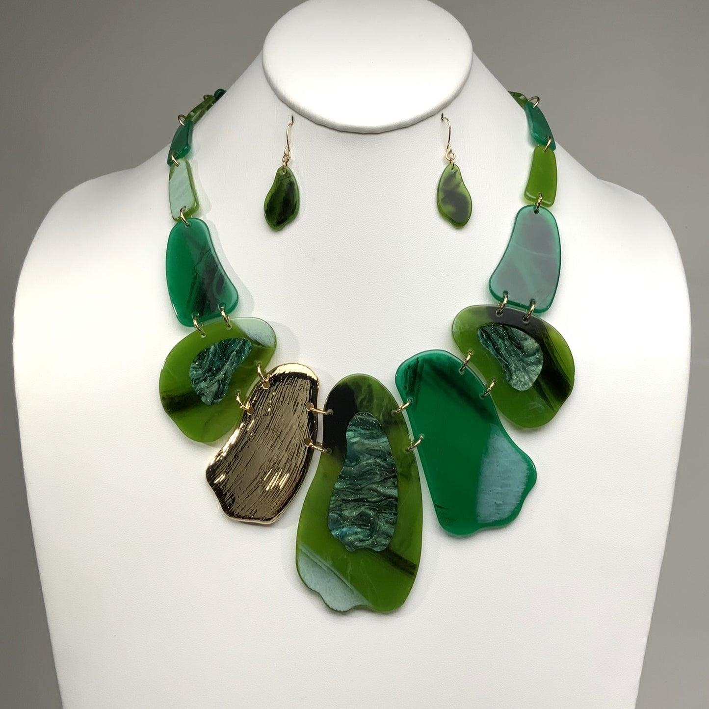 Two-Toned Lucite Necklace Set