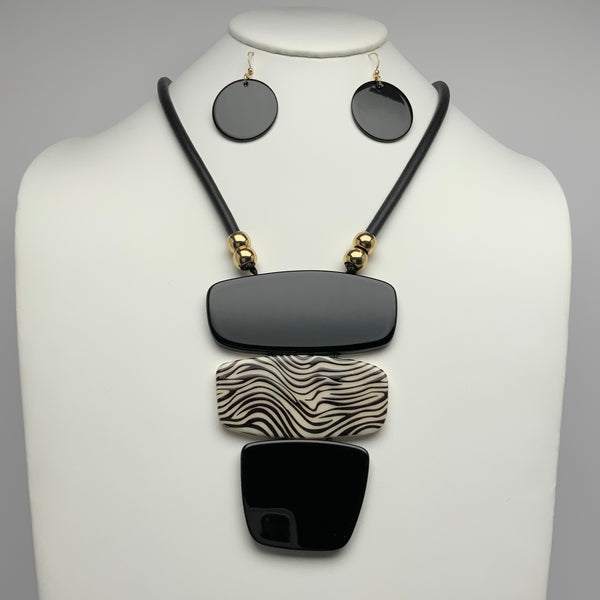 Tribal Look Necklace Set