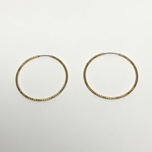 Ribbed Mid-Size Hoop Earrings