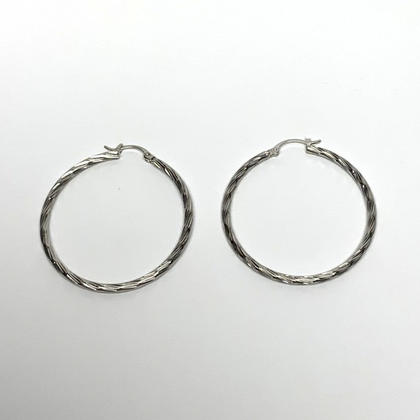 Mid-Size Ribbed Hoop Earrings