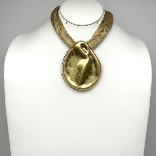 Hammered Pendant Mesh Neckalce