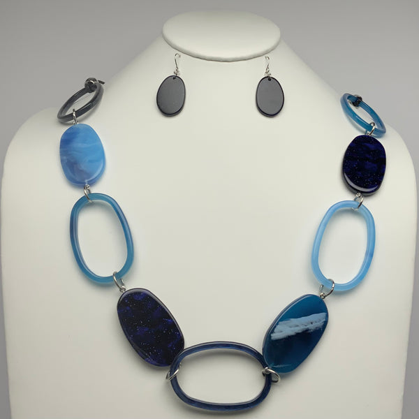 Oval Lucite Link Necklace Set