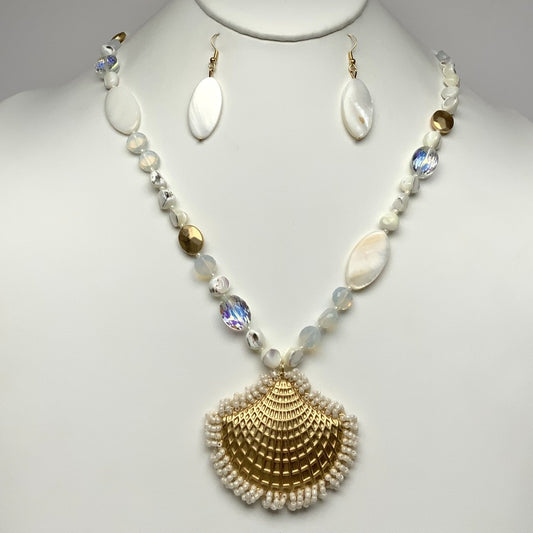 Seashell glass beaded Necklace