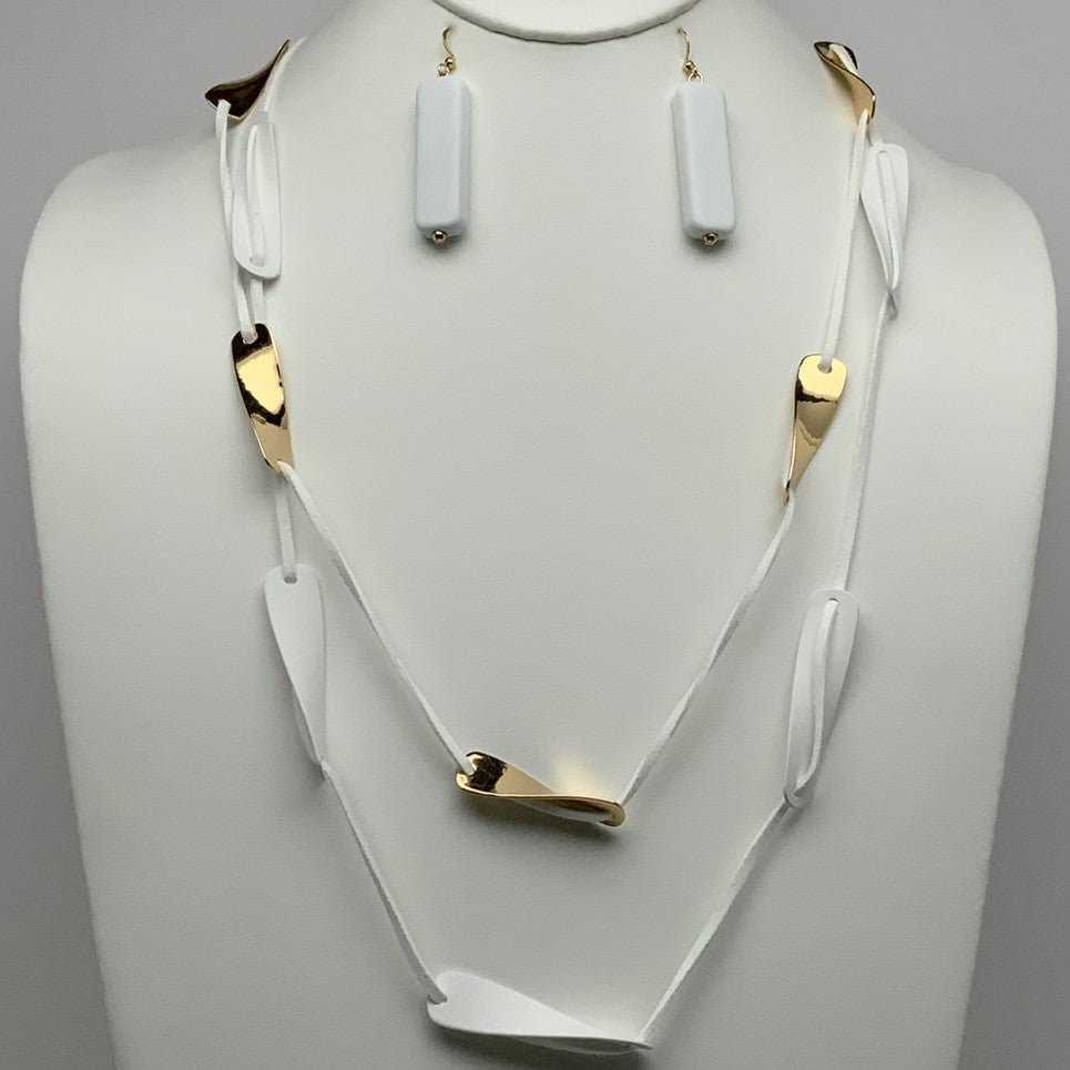 White and Gold Necklace