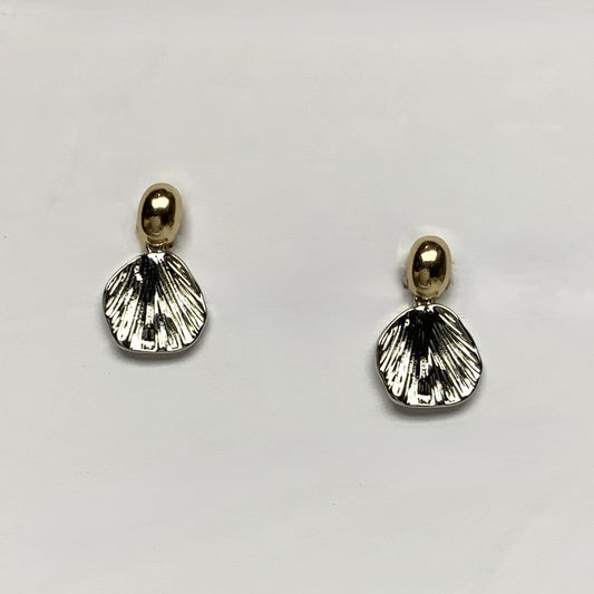 Hammered Petal Like Clip On Earrings
