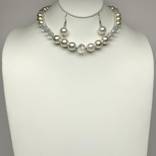 Short Pearl and Crystal Necklace Set