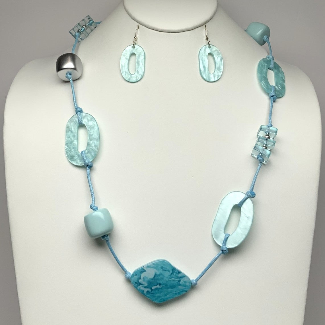 Long Colored Vinyl Cord with Lucite Ovals and Beads Spacers Necklace Set