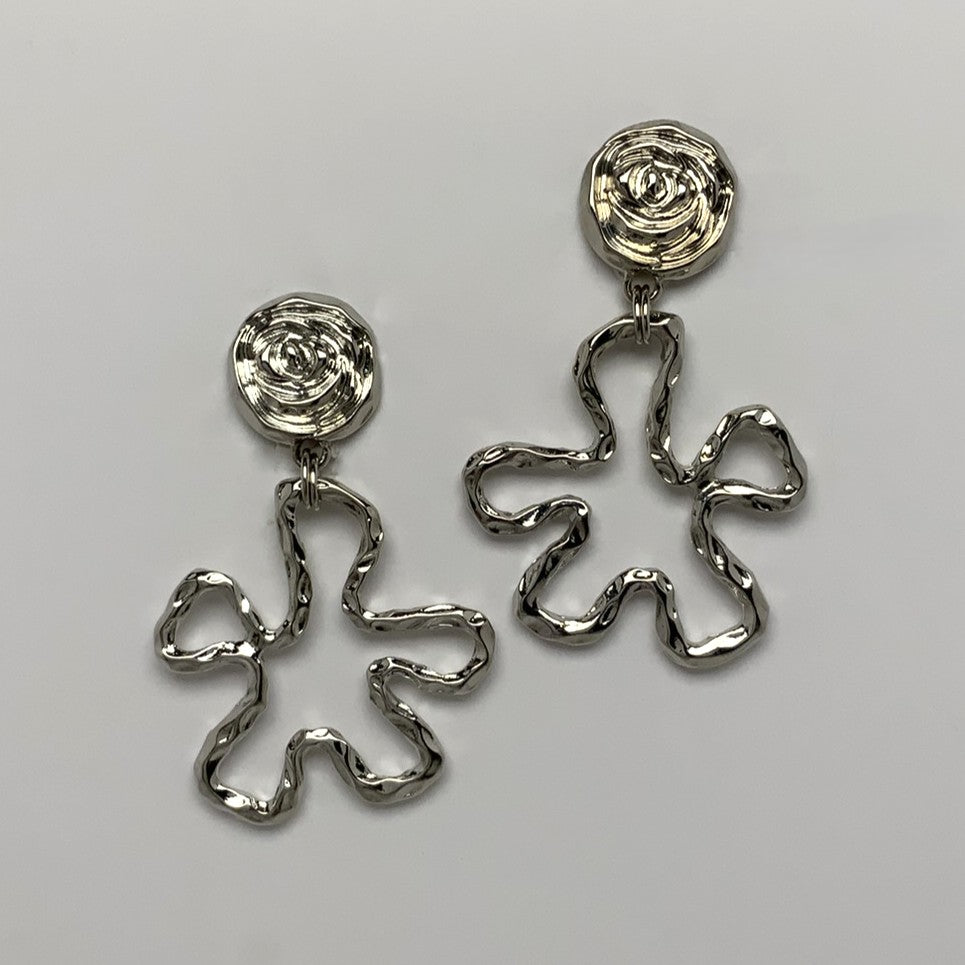 Wavy Flower Shaped Clip On Earrings