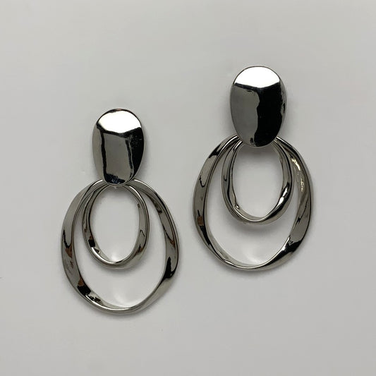 Wavy Circle Drop Clip On Earrings