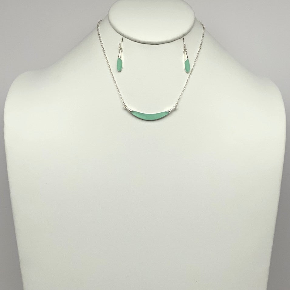 Short Lucite/Acrylic/Resin Look Sliver Moon Shape Necklace Set