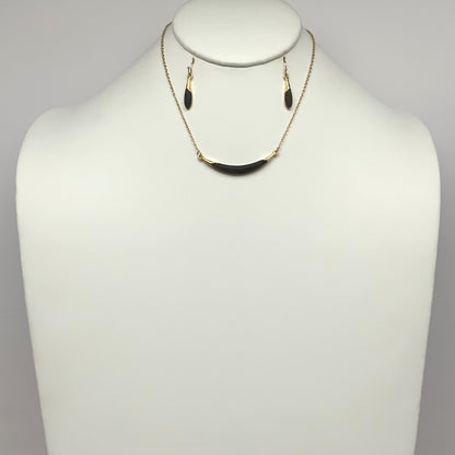 Short Lucite/Acrylic/Resin Look Sliver Moon Shape Necklace Set