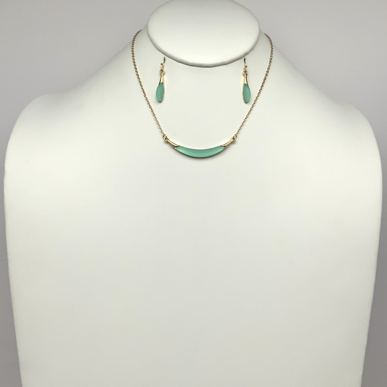 Short Lucite/Acrylic/Resin Look Sliver Moon Shape Necklace Set