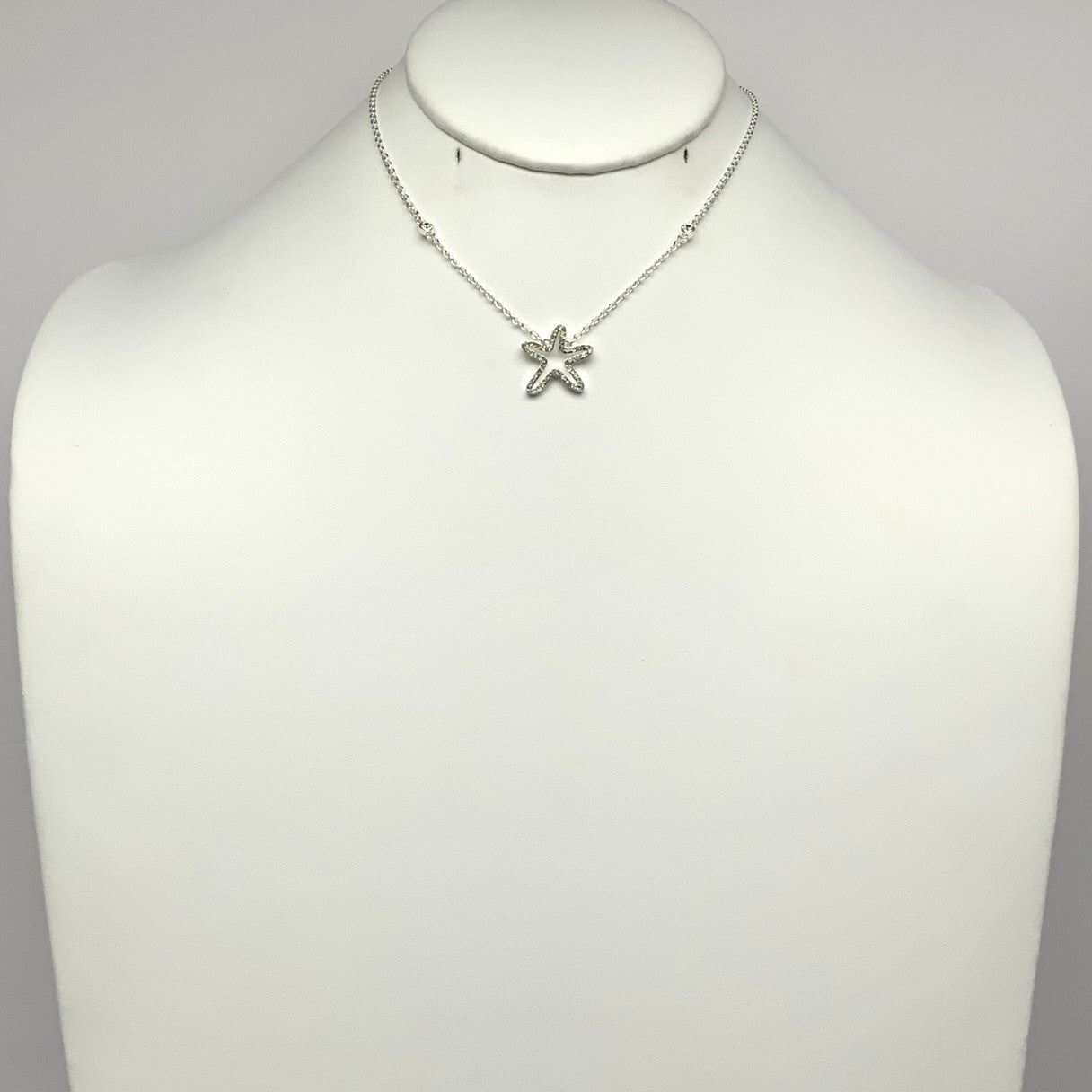 Short Rhinestone Cut-out Starfish Necklace