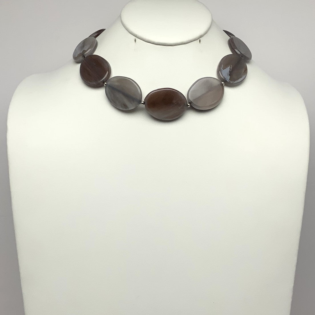 Short Stone Look Necklace
