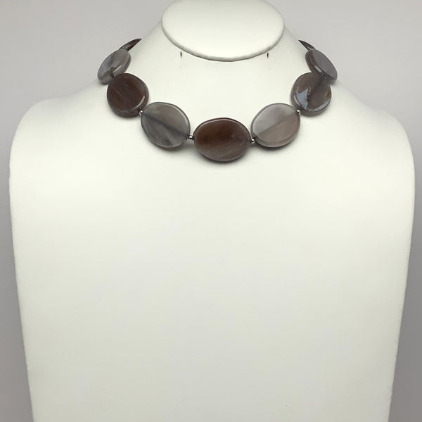 Short Stone Look Necklace
