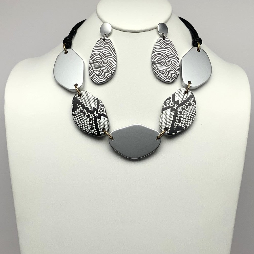 Animal Print Lucite Shape Cord Necklace Set