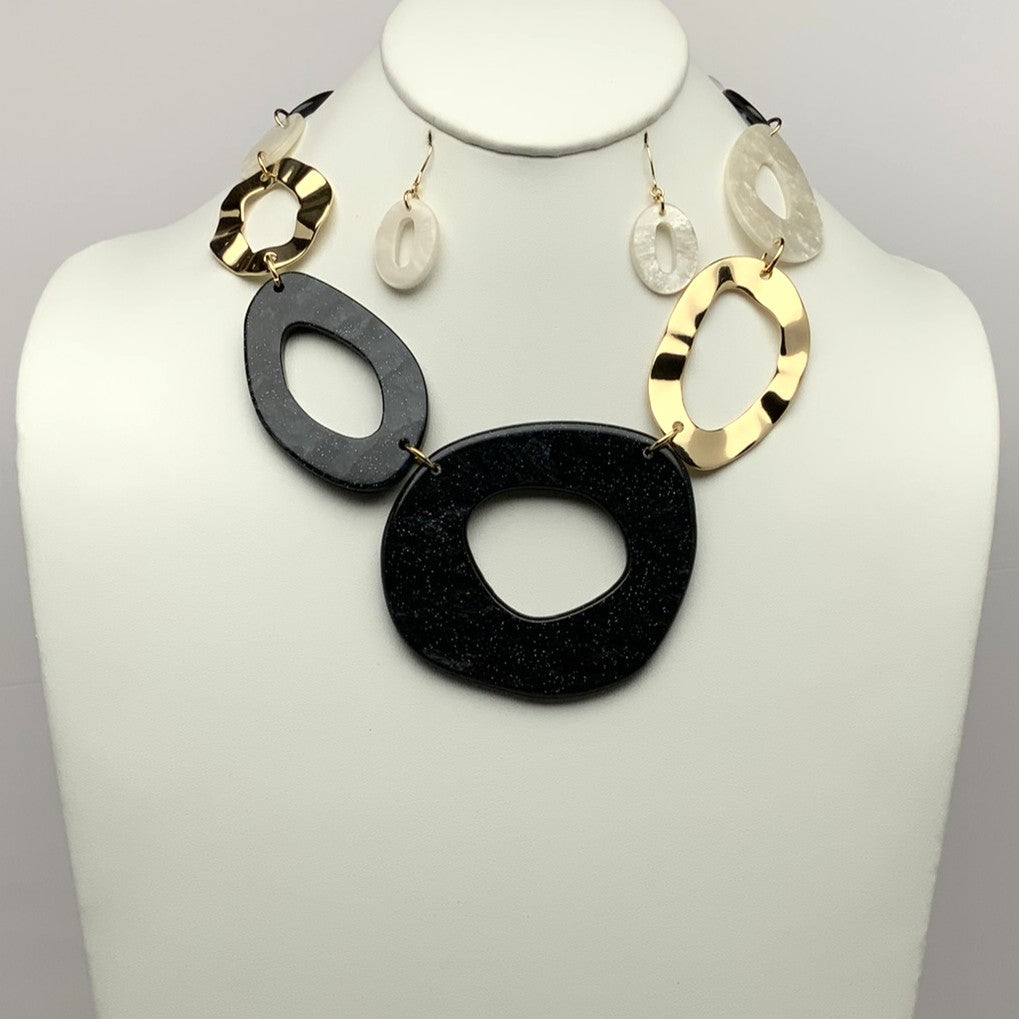 Lucite Oval Ring Necklace Set