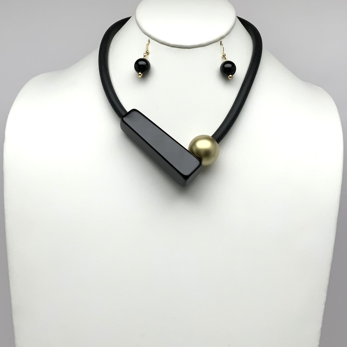 Short Thick Rubber Corded Magnetic Front Necklace Set with Bar and Ball