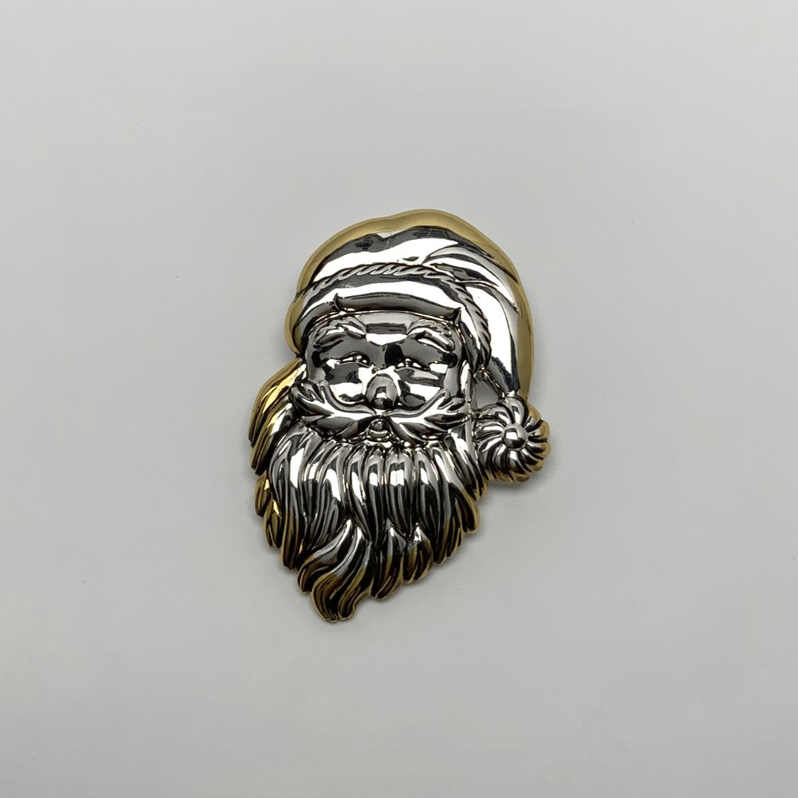 Santa Claus Pin/Pendant