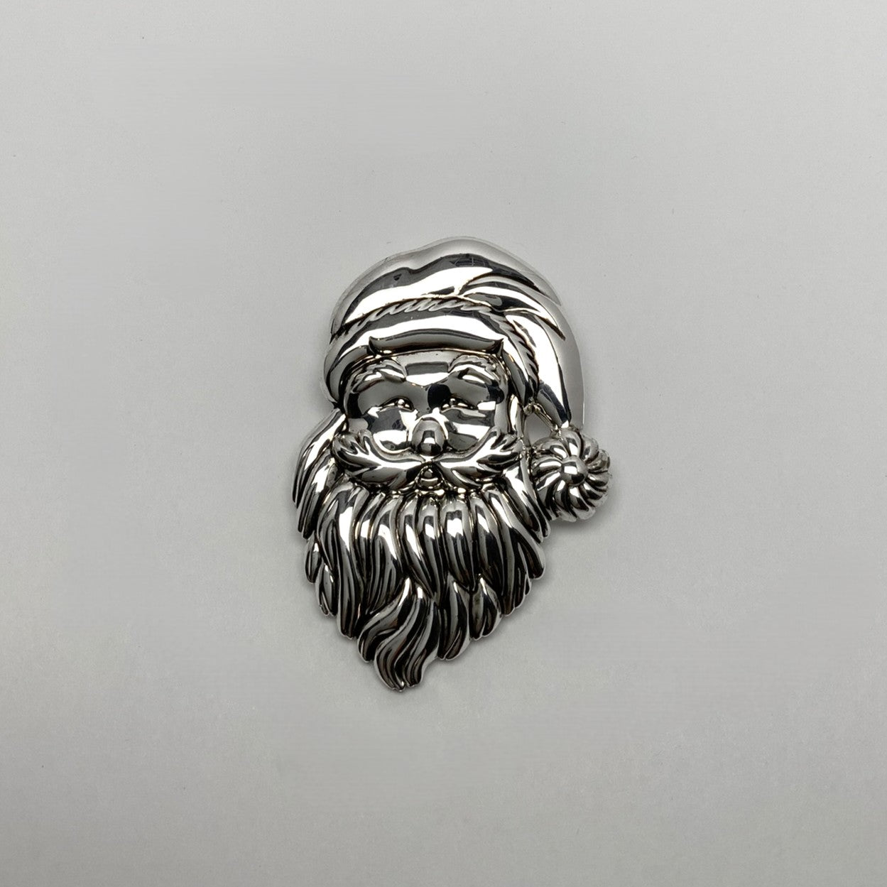 Santa Claus Pin/Pendant