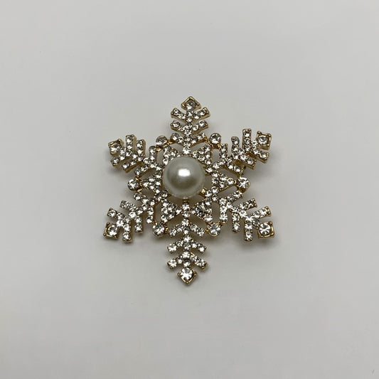 Snowflake Pearl Center Pin