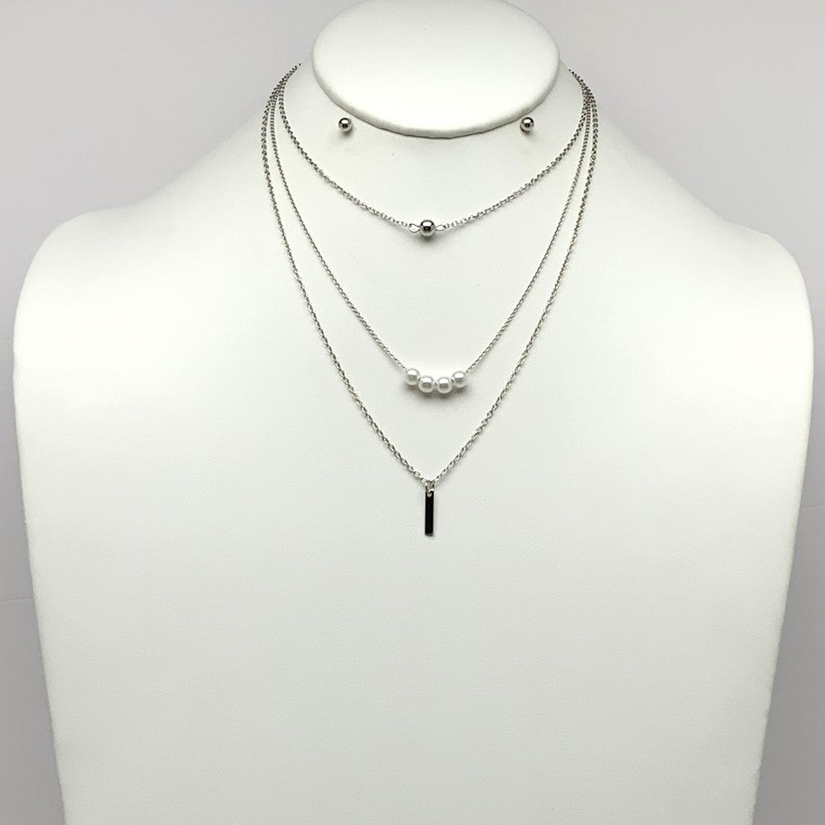 Layered Pearl Metal Pendant Necklace Set