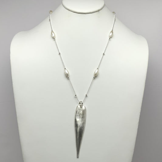 Heart Spear Pearlescent Necklace