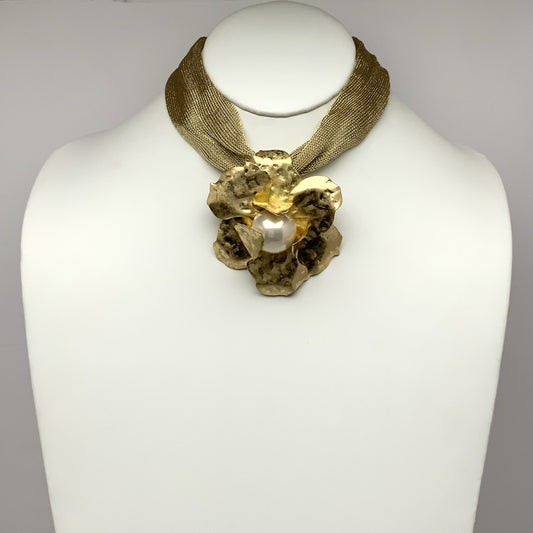 Metal Flower Pearl Mesh Necklace