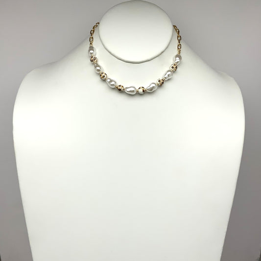 Chain Flower Pearl Necklace