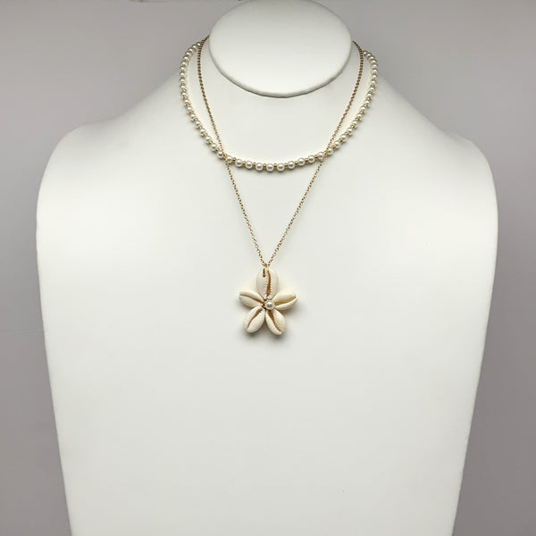 Pearl Chain Layered Conch Shell Pendant Necklace