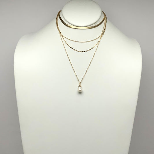 Layered Pearl Pendant Necklace