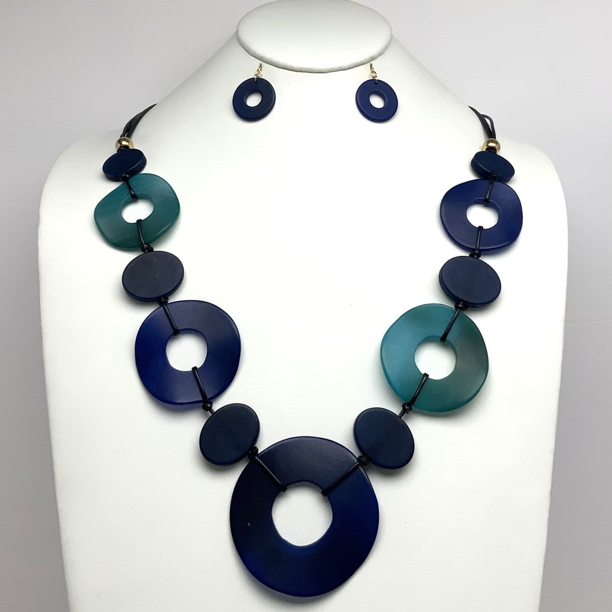 Lucite Hoops Necklace Set