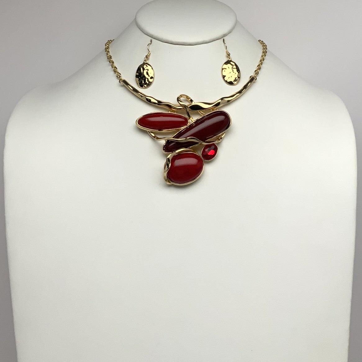 Textured Stone-like Bib Style Necklace Set