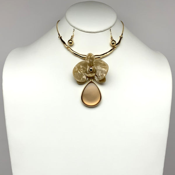 Lucite Flower Teardrop Necklace Set