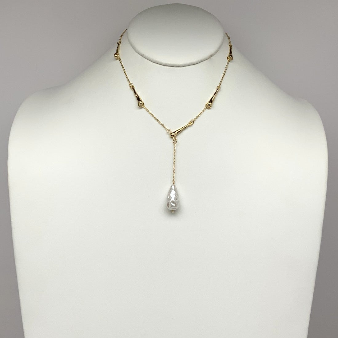Delicate Melting Drop Pearl Pendant Necklace
