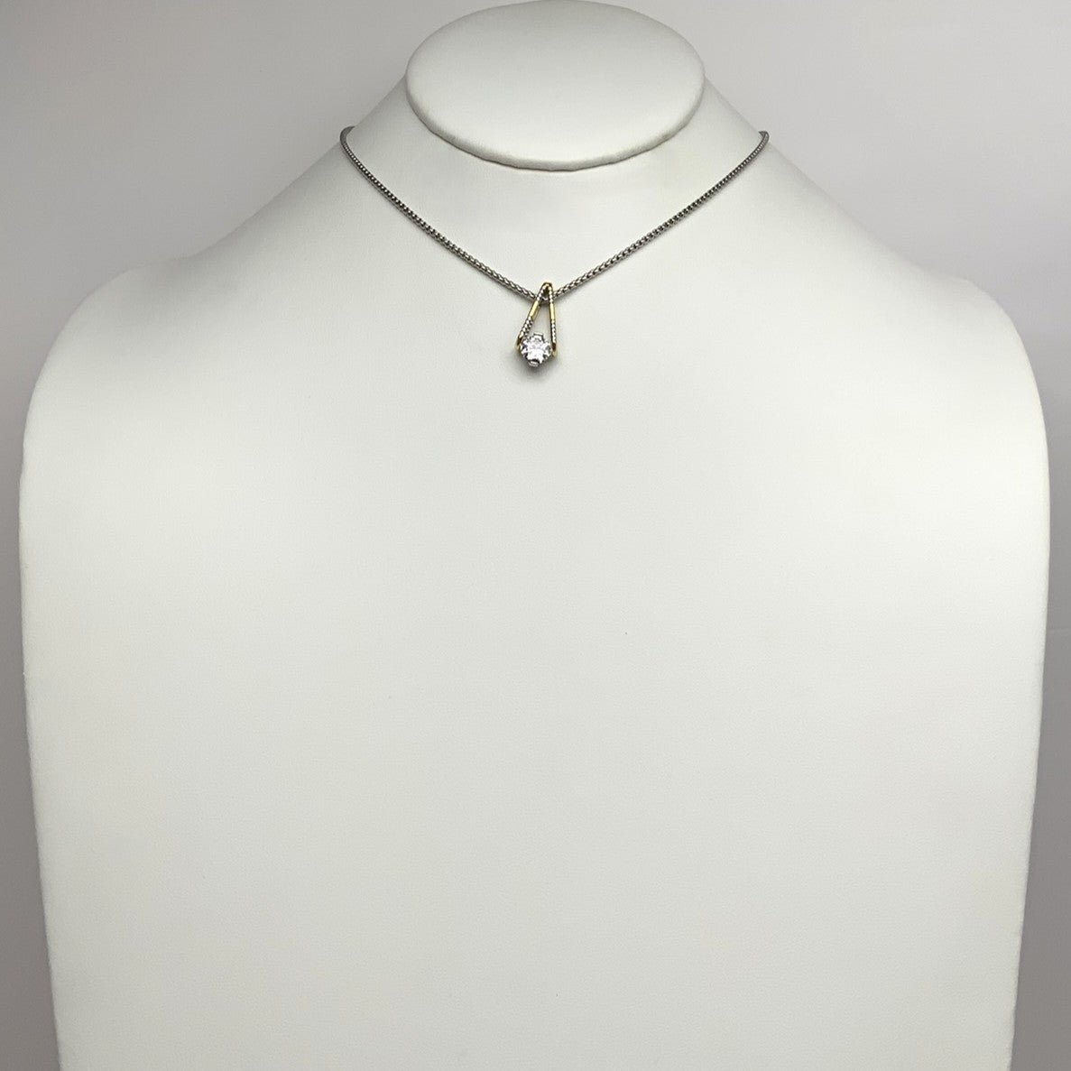 V Shaped Ribbed Necklace