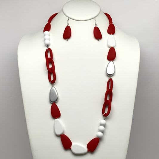 Vintage White and Red beaded Necklace Set
