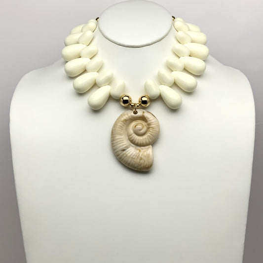 Lucite Teardrop Stone Moon Shell Pendant Necklace