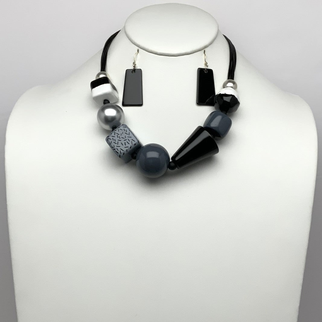 Lucite Shapes Necklace set