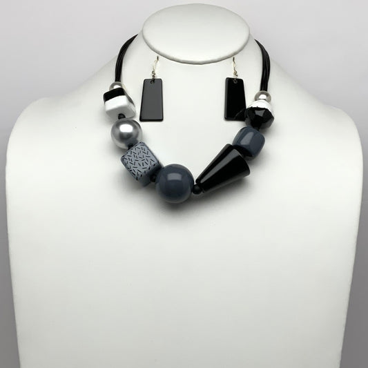 Lucite Shapes Necklace set